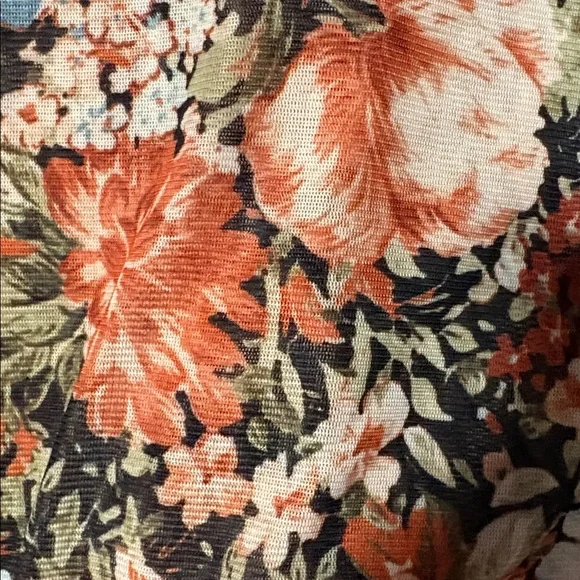 💮 Floral Long Sleeve Crop Top 💮 - Picture 2 of 4